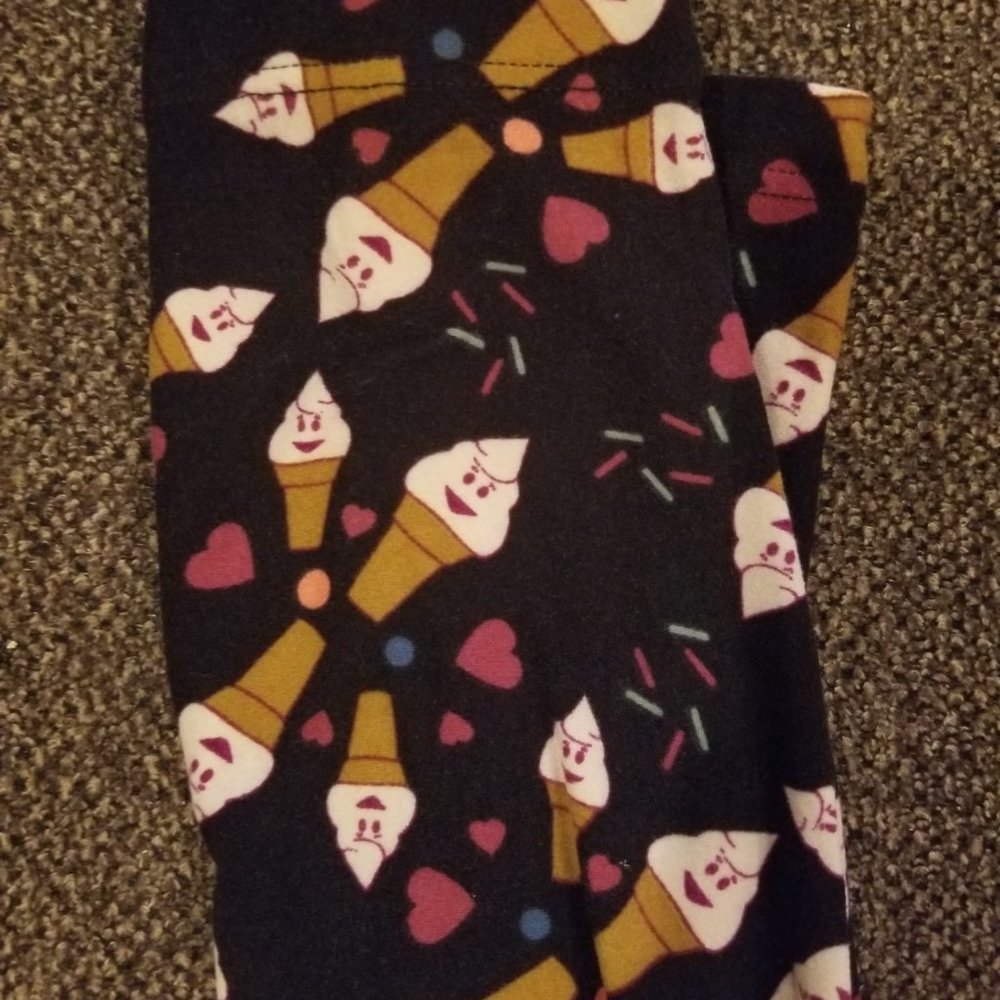 LulaRoe OS leggings - EUC Ice cream cones & hearts - Picture 5 of 7
